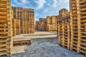 zb.packmittel | Paletten, Holzkisten & Gestelle für die Metallindustrie
